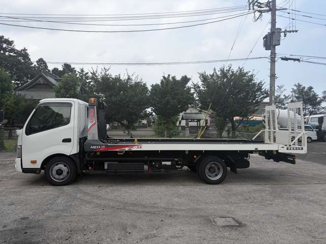 Hino Dutro 3