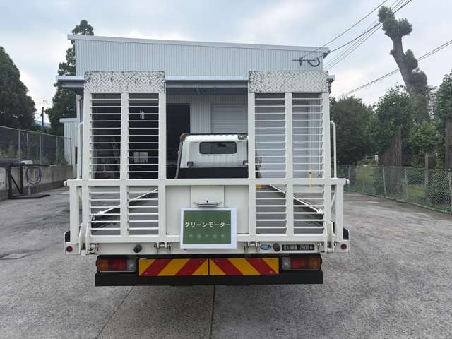Hino Dutro 5
