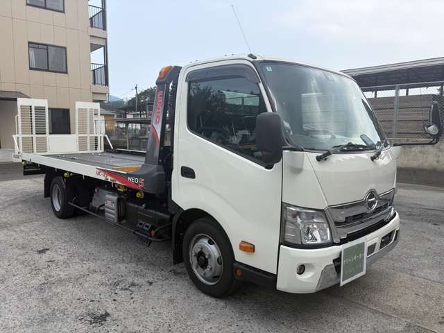 Hino Dutro 8