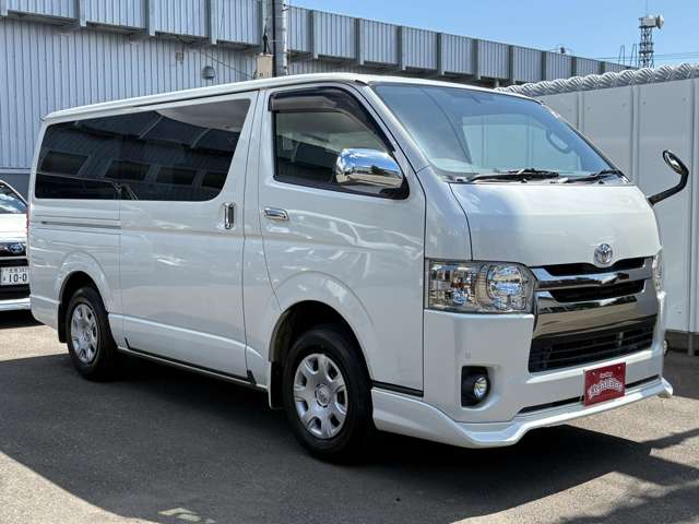 Toyota Regius Ace 2
