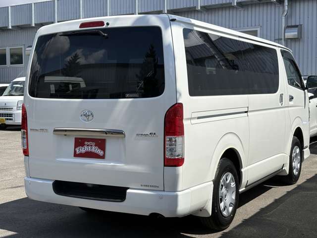 Toyota Regius Ace 4