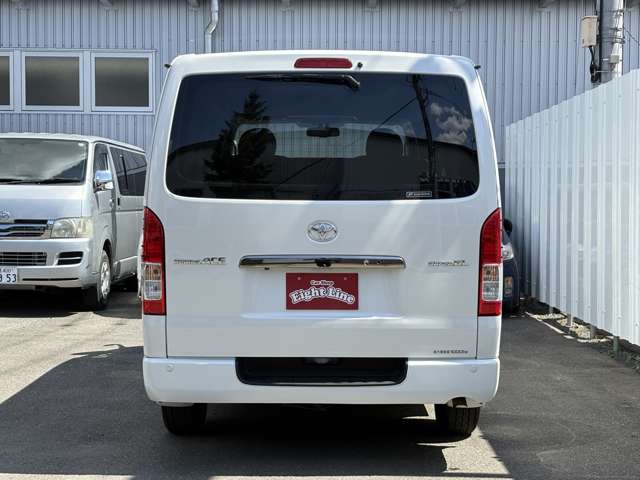 Toyota Regius Ace 5