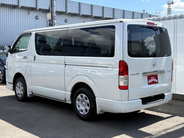 Toyota Regius Ace 6