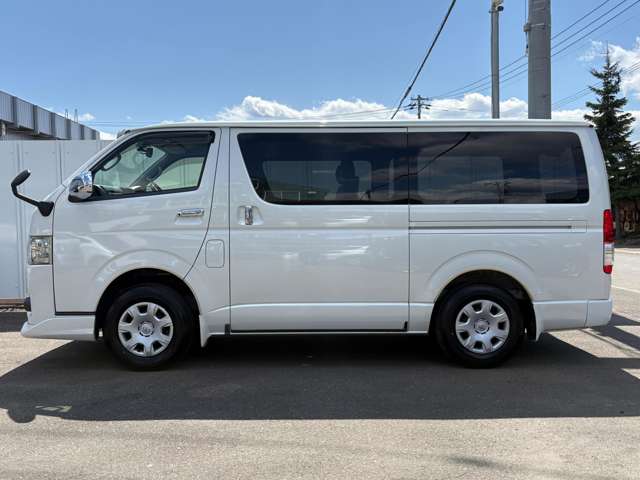 Toyota Regius Ace 7