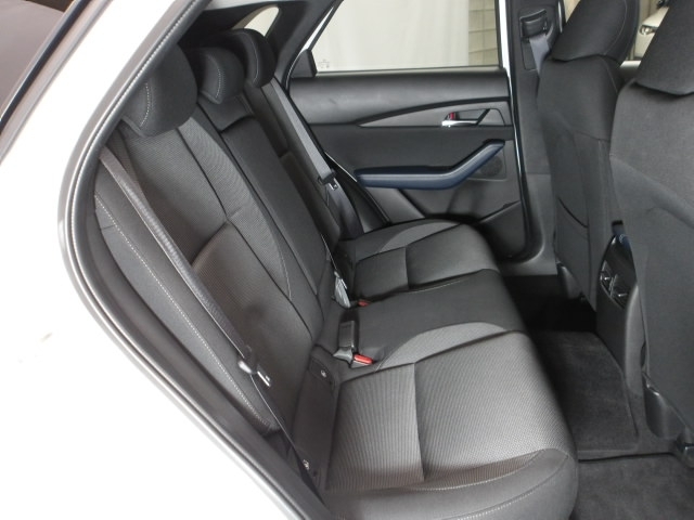 Mazda CX-30 10