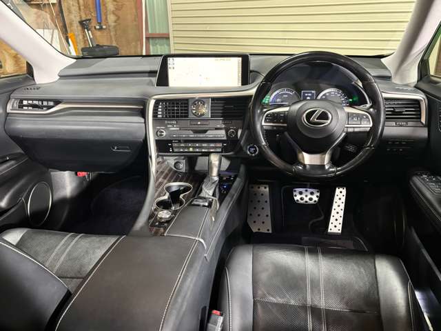 Lexus RX 9