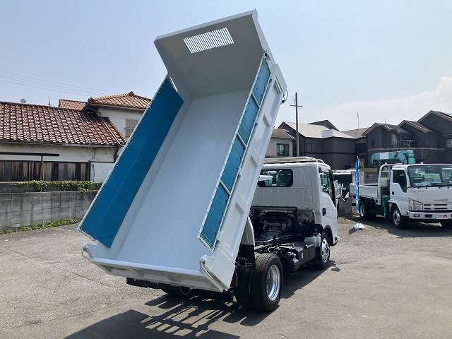 Isuzu Elf 8
