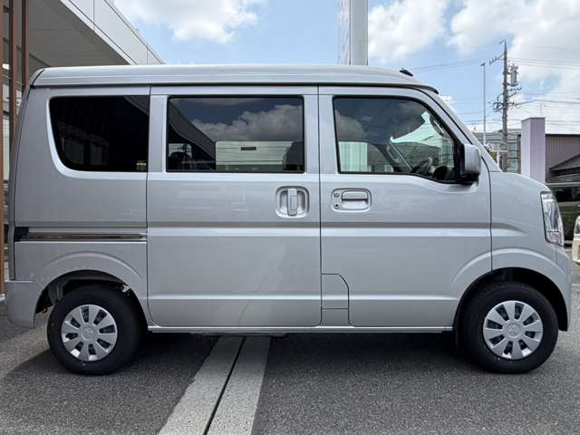 Mitsubishi Minicab Van 12