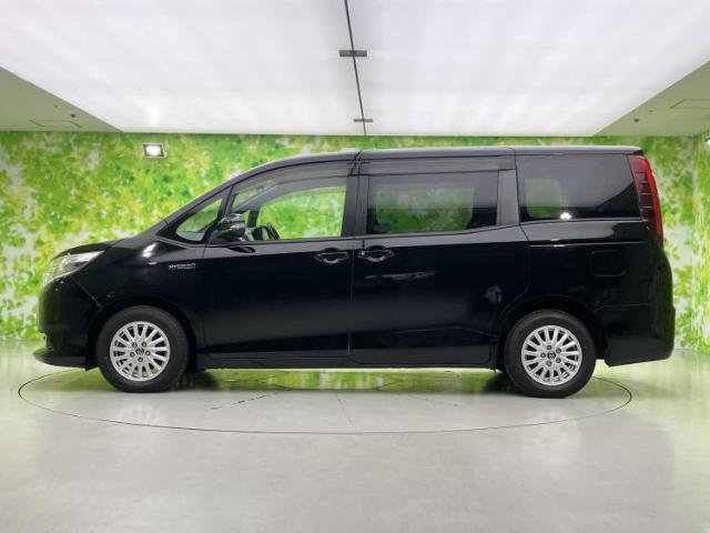 Toyota Noah 5
