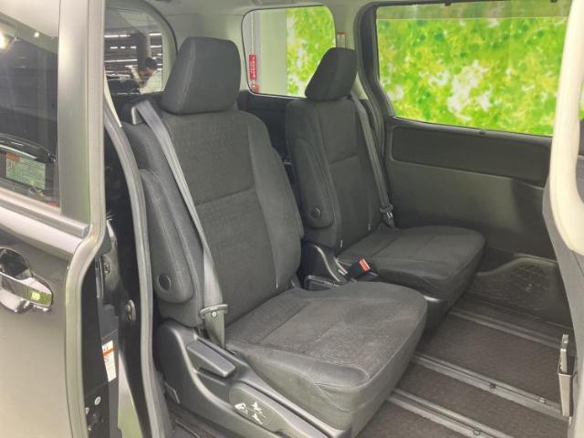 Toyota Noah 7