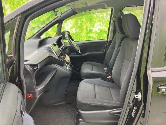 Toyota Noah 9