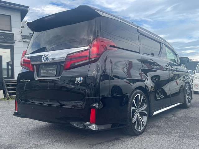 Toyota Alphard 5