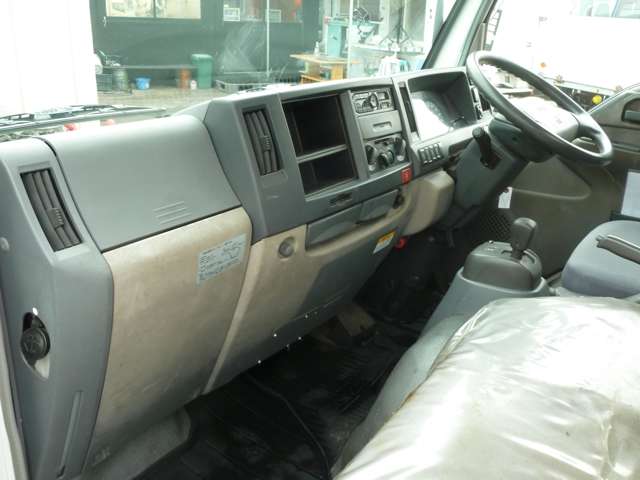 Isuzu Elf 12