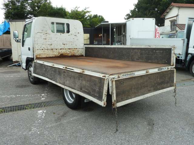 Isuzu Elf 8