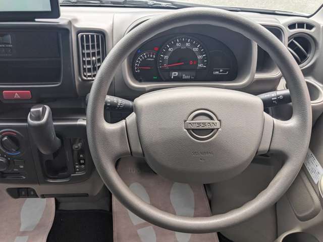 Nissan NV100 Clipper 12