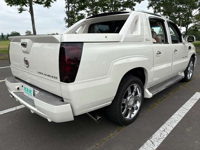Cadillac Escalade EXT 7