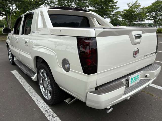 Cadillac Escalade EXT 8