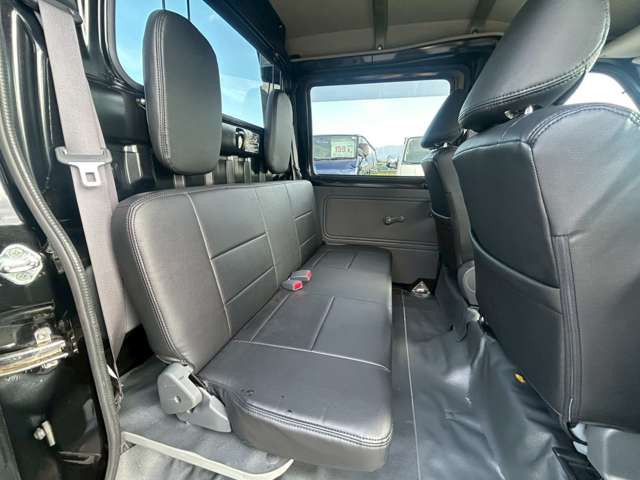 Daihatsu Hijet Deck Van 11