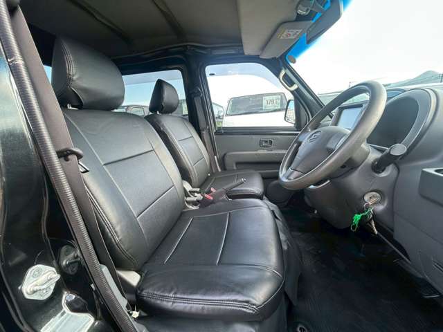 Daihatsu Hijet Deck Van 10