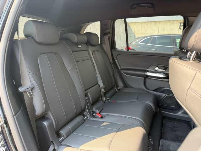 Mercedes-Benz GLB 10