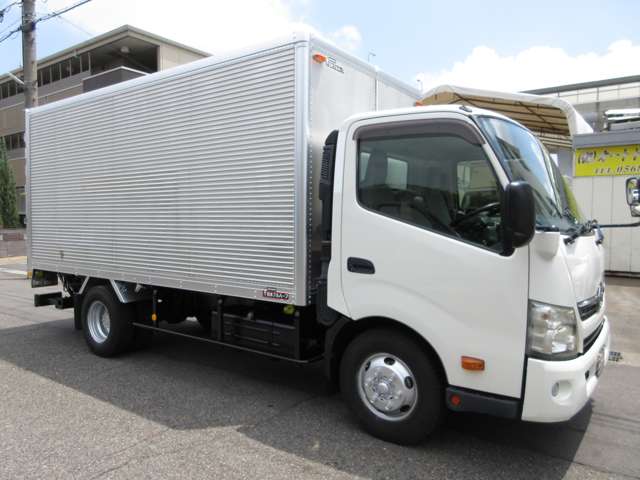 Hino Dutro 11