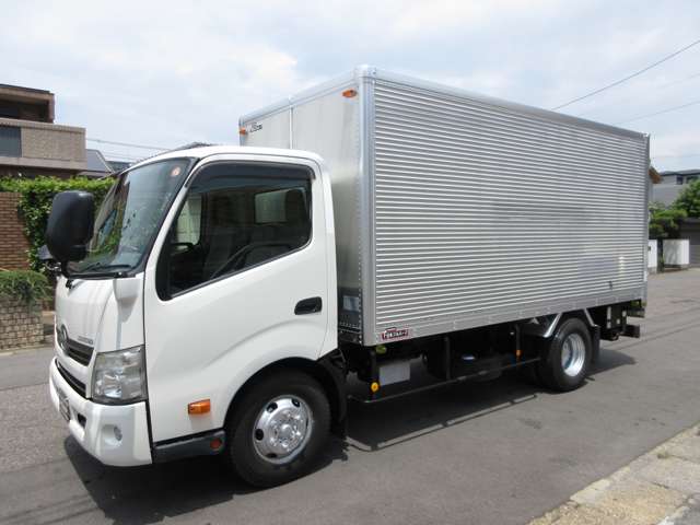 Hino Dutro 5