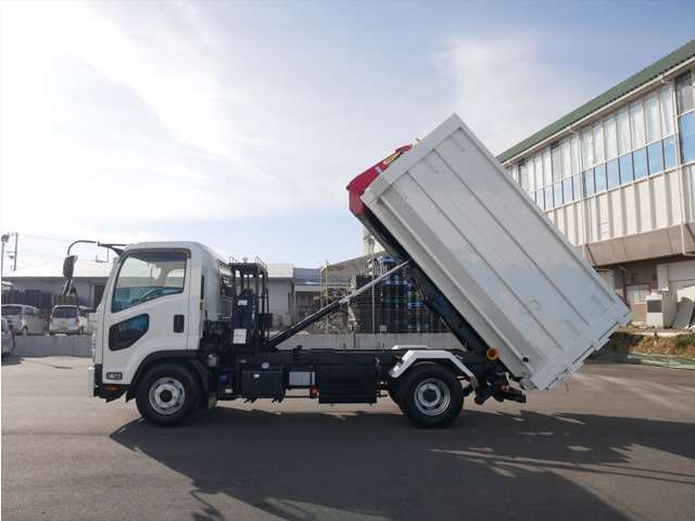 Isuzu Forward 11