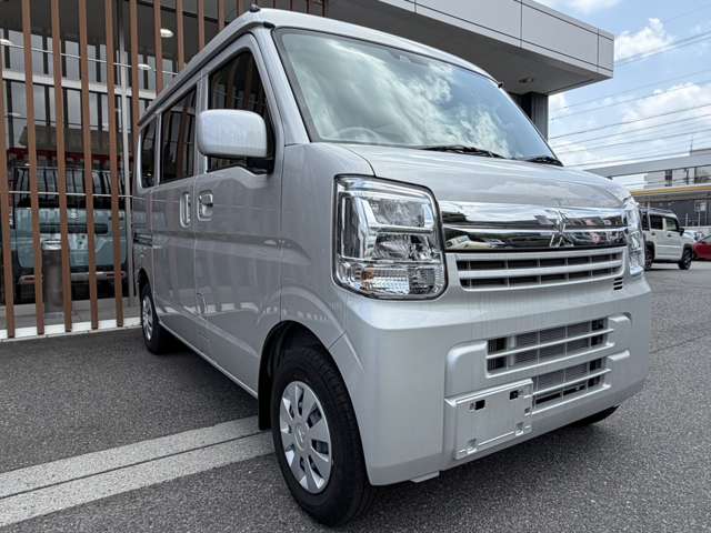 Mitsubishi Minicab Van 11