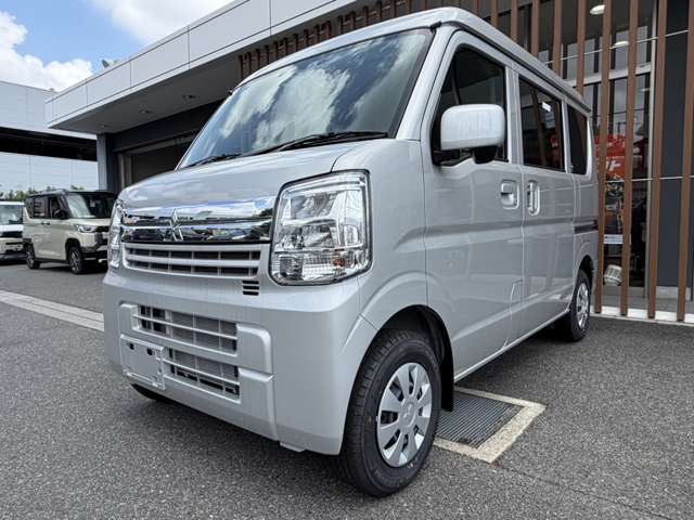 Mitsubishi Minicab Van 9