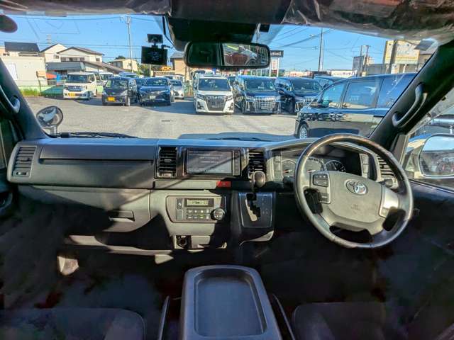 Toyota Hiace Van 2