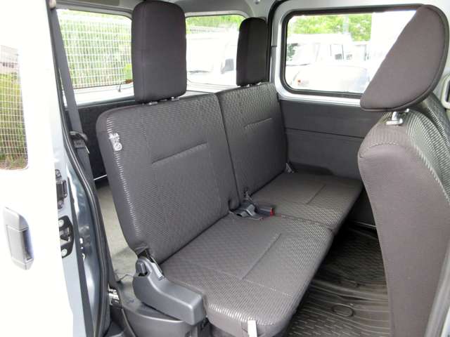 Daihatsu Hijet Cargo 11