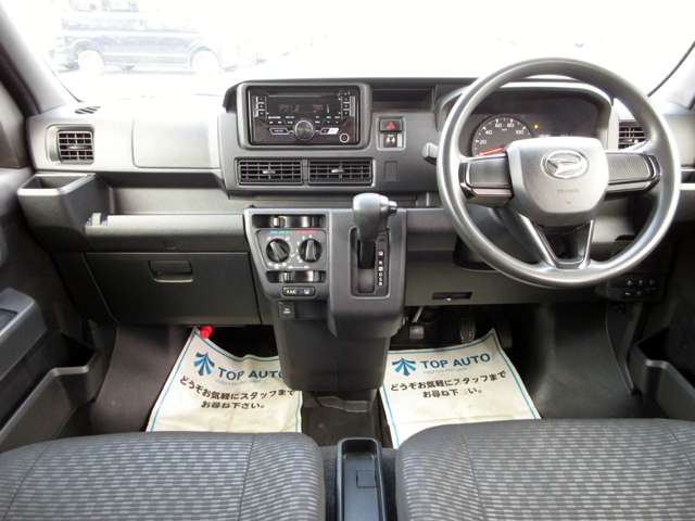 Daihatsu Hijet Cargo 3