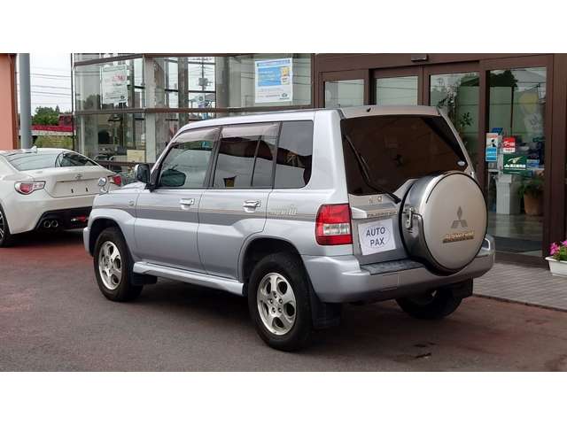 Mitsubishi Pajero iO 8