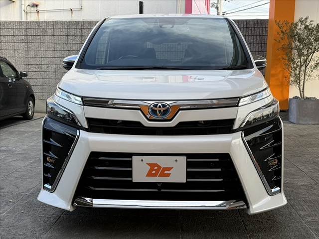 Toyota Voxy 9