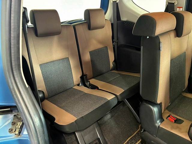 Toyota Sienta 12
