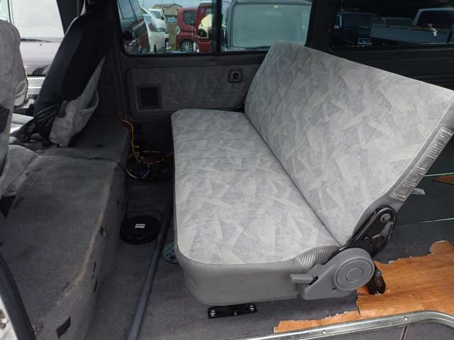 Nissan Vanette 11
