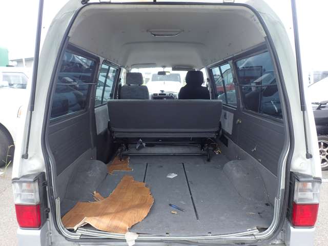 Nissan Vanette 12