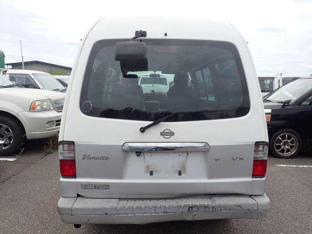 Nissan Vanette 5