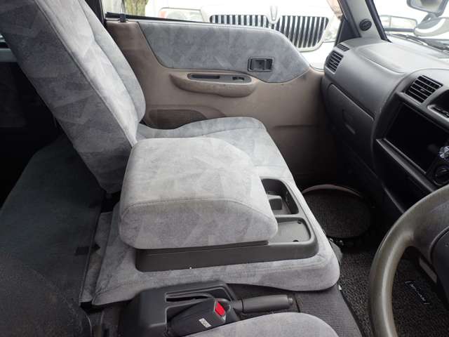 Nissan Vanette 9