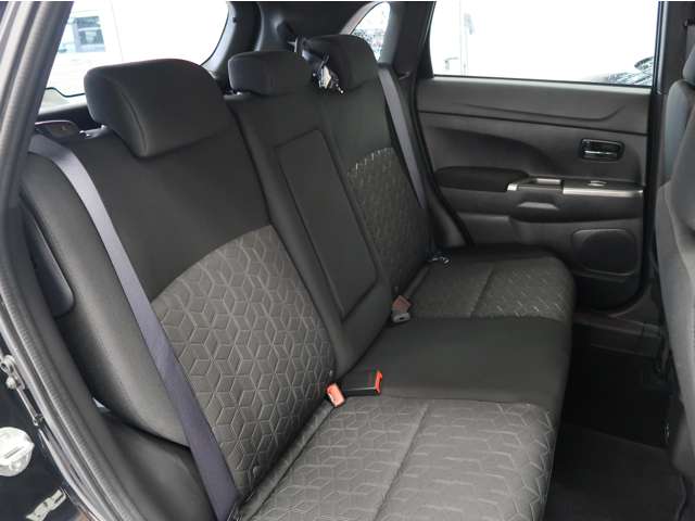 Mitsubishi RVR 7