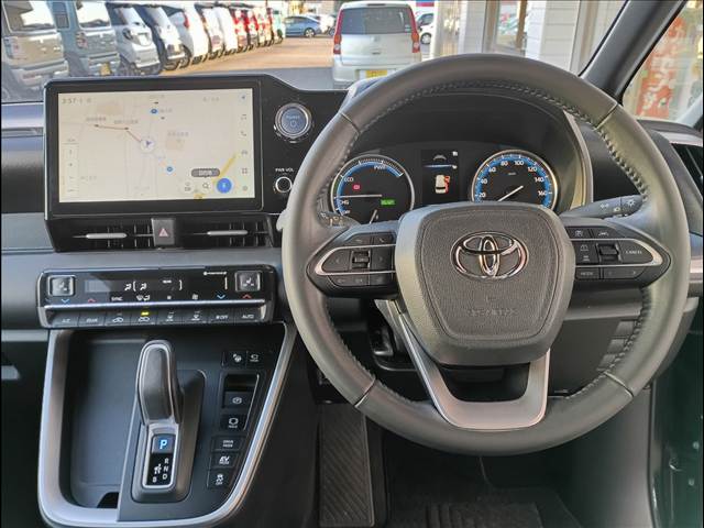Toyota Voxy 4