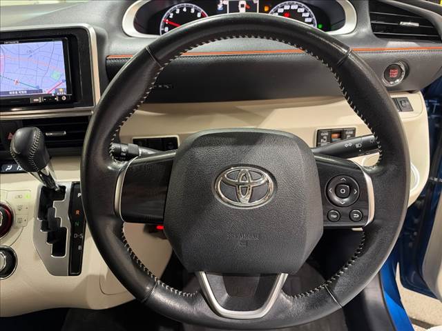 Toyota Sienta 12