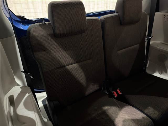 Toyota Sienta 10