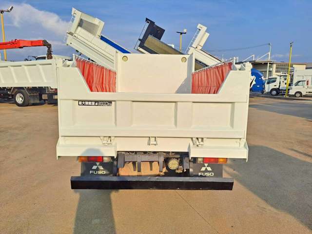 Mitsubishi Fuso Canter 7