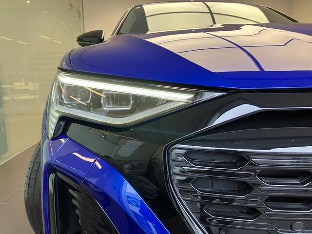 Audi Q8 Sportback e-tron 11