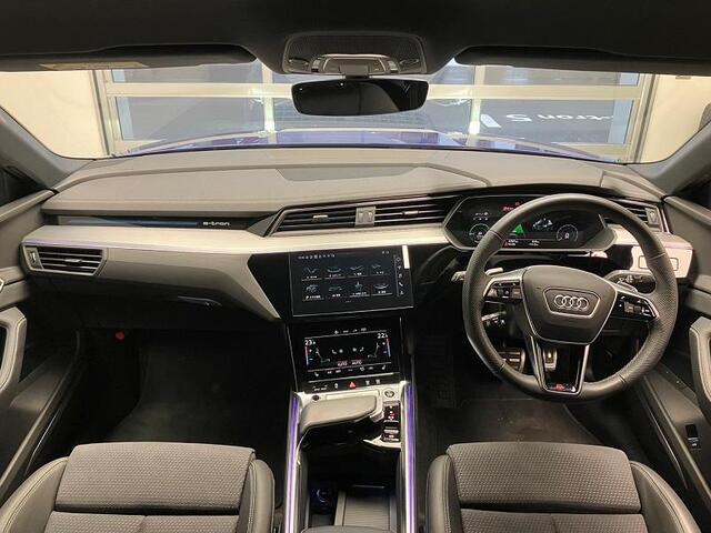 Audi Q8 Sportback e-tron 5