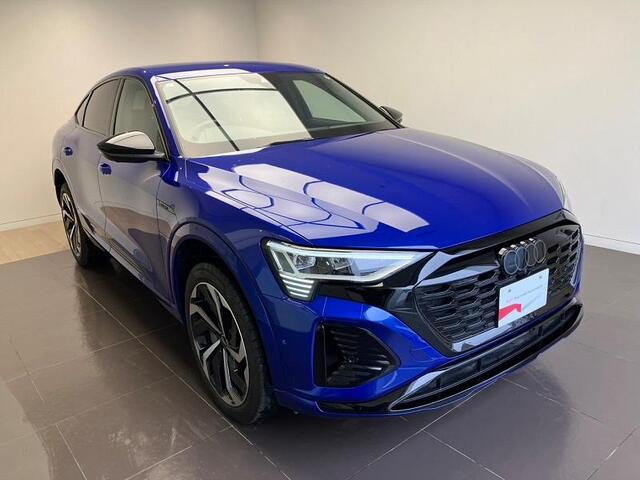 Audi Q8 Sportback e-tron 7