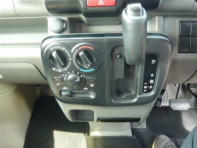 Nissan NV100 Clipper 6