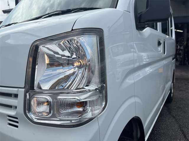 Mitsubishi Minicab Van 7
