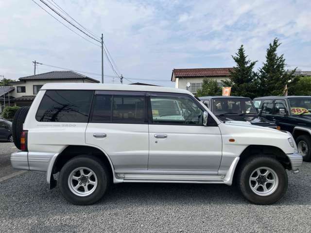 Mitsubishi Pajero 5